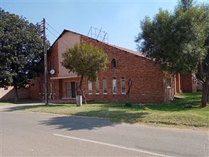 1543 m² Commercial space in Eldorado Park