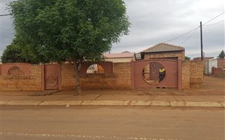 3 Bedroom House in Nellmapius