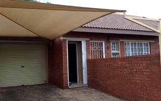 2 Bedroom Townhouse in Middelburg South