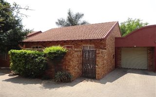 2 Bedroom Townhouse in Wierda Glen