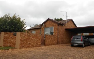 3 Bedroom Townhouse in Radiokop