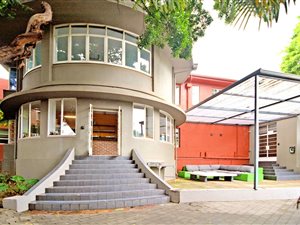 864 m² Office Space in Dunkeld
