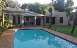 4 Bedroom House in Franklin Roosevelt Park
