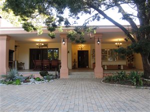 6 Bed House in Mill Park