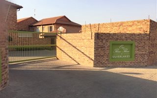 2 Bedroom Duplex in Hazeldean (Silverlakes Surroundings)