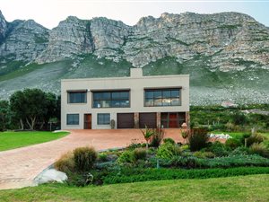 4 Bed House in Bettys Bay