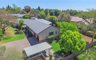 4 Bedroom House in Die Heuwel