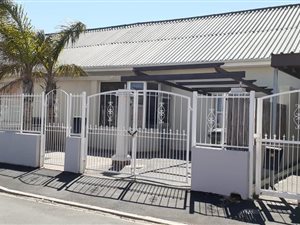 2 Bed House in Strand Central