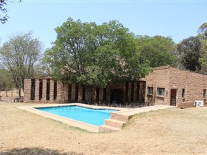 6 Bed House in Randjesfontein
