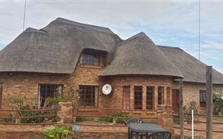 36.2 ha Farm in Hekpoort