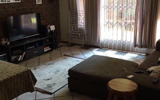 2 Bedroom Townhouse in Zwartkop