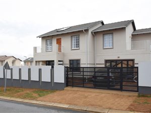4 Bed House in Blue Hills