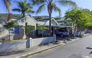5 Bedroom House in Paarl