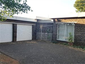 4 Bed House in Risiville
