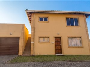2 Bedroom Apartment in Veld En Vlei