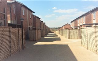 3 Bedroom Townhouse in Raslouw