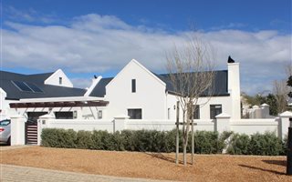 3 Bedroom House in Croydon Olive Estate