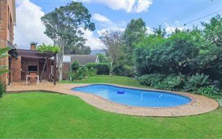 4 Bedroom House in Bergvliet