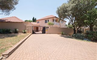 4 Bedroom House in Randpark Ridge