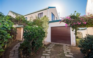 2 Bedroom Townhouse in Heritage Park