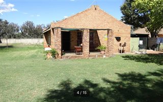 2 Bedroom House in Daggafontein