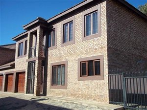 4 Bed Townhouse in Lydenburg