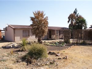 3 Bed House in Rosashof