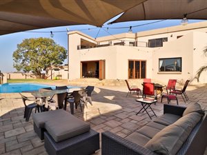 5 Bed House in Glenvista