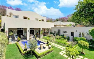 3 Bedroom House in Melrose