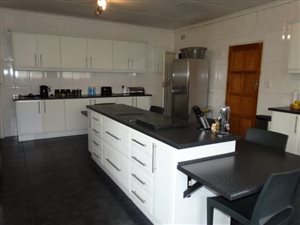4 Bed House in Freeway Park