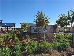 937 m² Land available in Woodland Hills