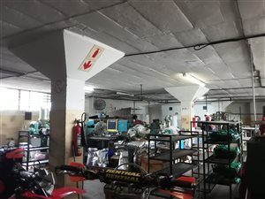 1300 m² Commercial space in Park Hill
