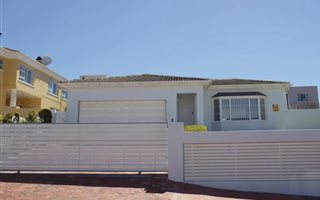 3 Bedroom House in West Beach