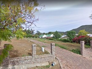 318 m² Land available in De Rust