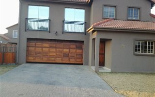 4 Bedroom House in Waterkloof