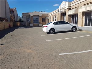736 m² Commercial space in Westdene