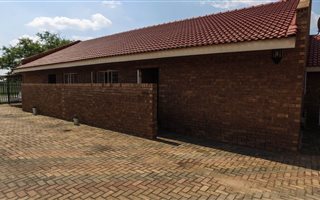 2 Bedroom Townhouse in Erasmus