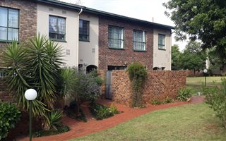 3 Bedroom Duplex in Hennopspark