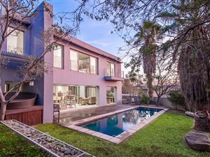 5 Bed House in Dainfern Golf Estate
