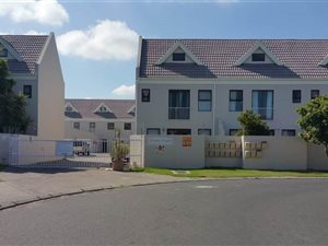 3 Bed Duplex in Parklands