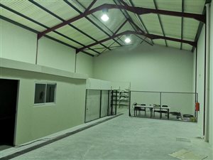 495 m² Industrial space in Okavango Park