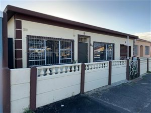 3 Bed House in Goodwood