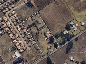 2 ha Land available in Pomona