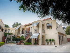 2 Bed Townhouse in Waterkloof Ridge