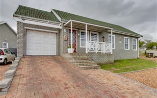 3 Bedroom House in Amandelsig