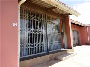 2 Bed Apartment in Port Edward
