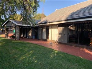 6 Bed House in Larrendale