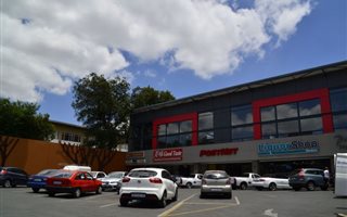 104 m² Retail Space in Robindale