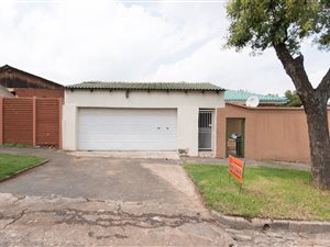2 Bedroom House in Turffontein