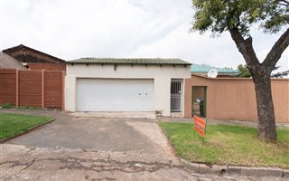 2 Bedroom House in Turffontein